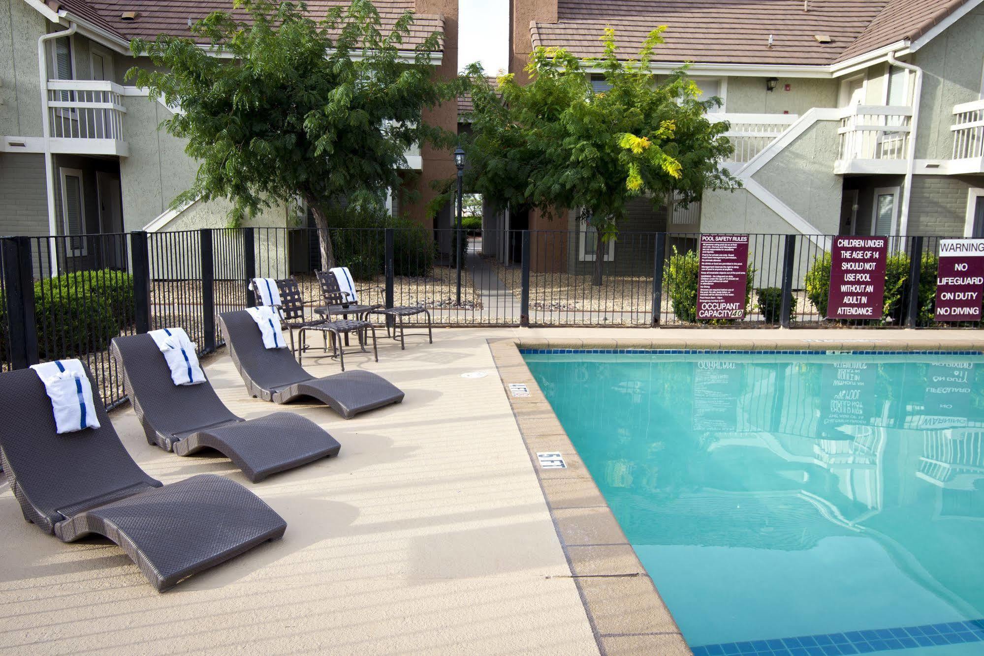 Chase Hotel 3*