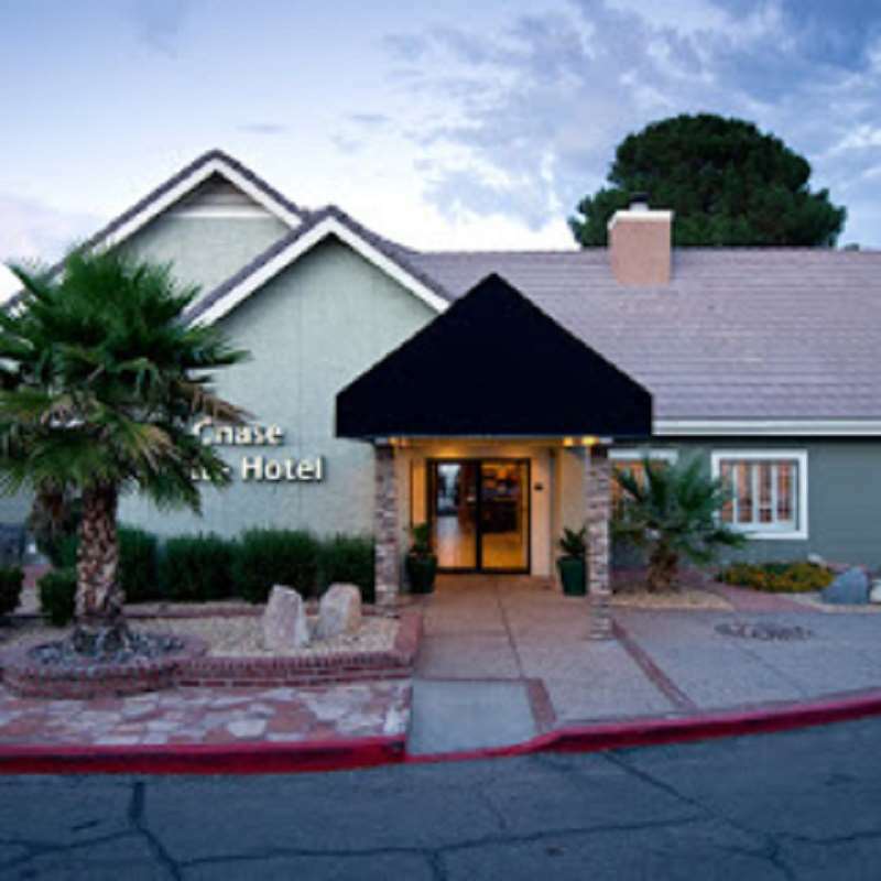 Chase Hotel 3*